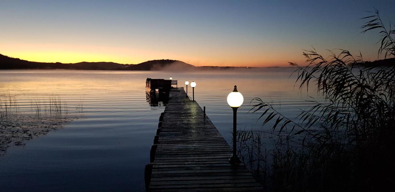 Kairos On The Lake, Swartvlei Lake, Sedgfield, Garden Route เซดจ์ฟิลด์ ภายนอก รูปภาพ